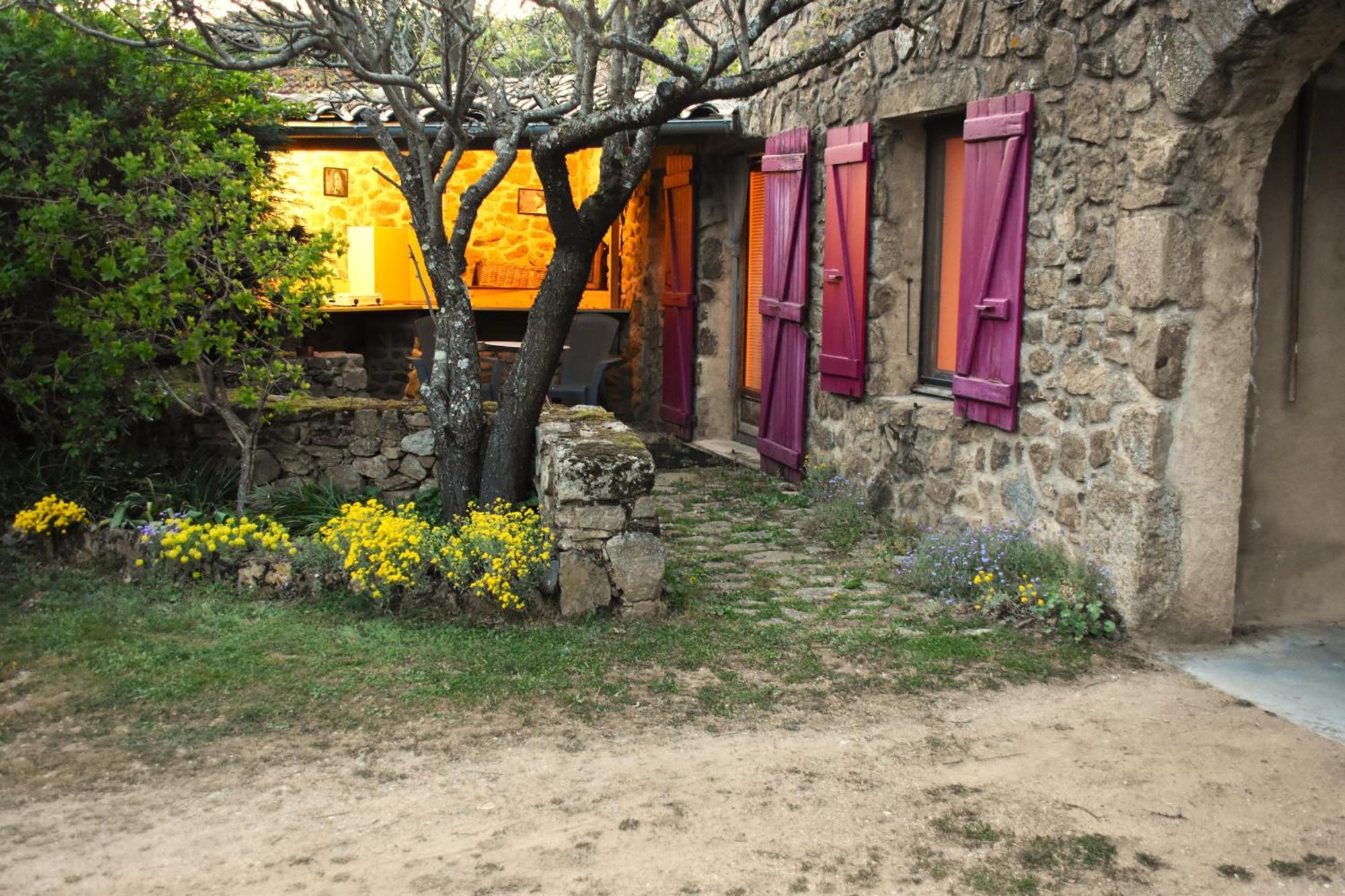 Chambre D'Hotes De Thoree Maclas Luaran gambar